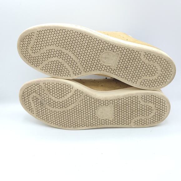 Athletic_Shoes